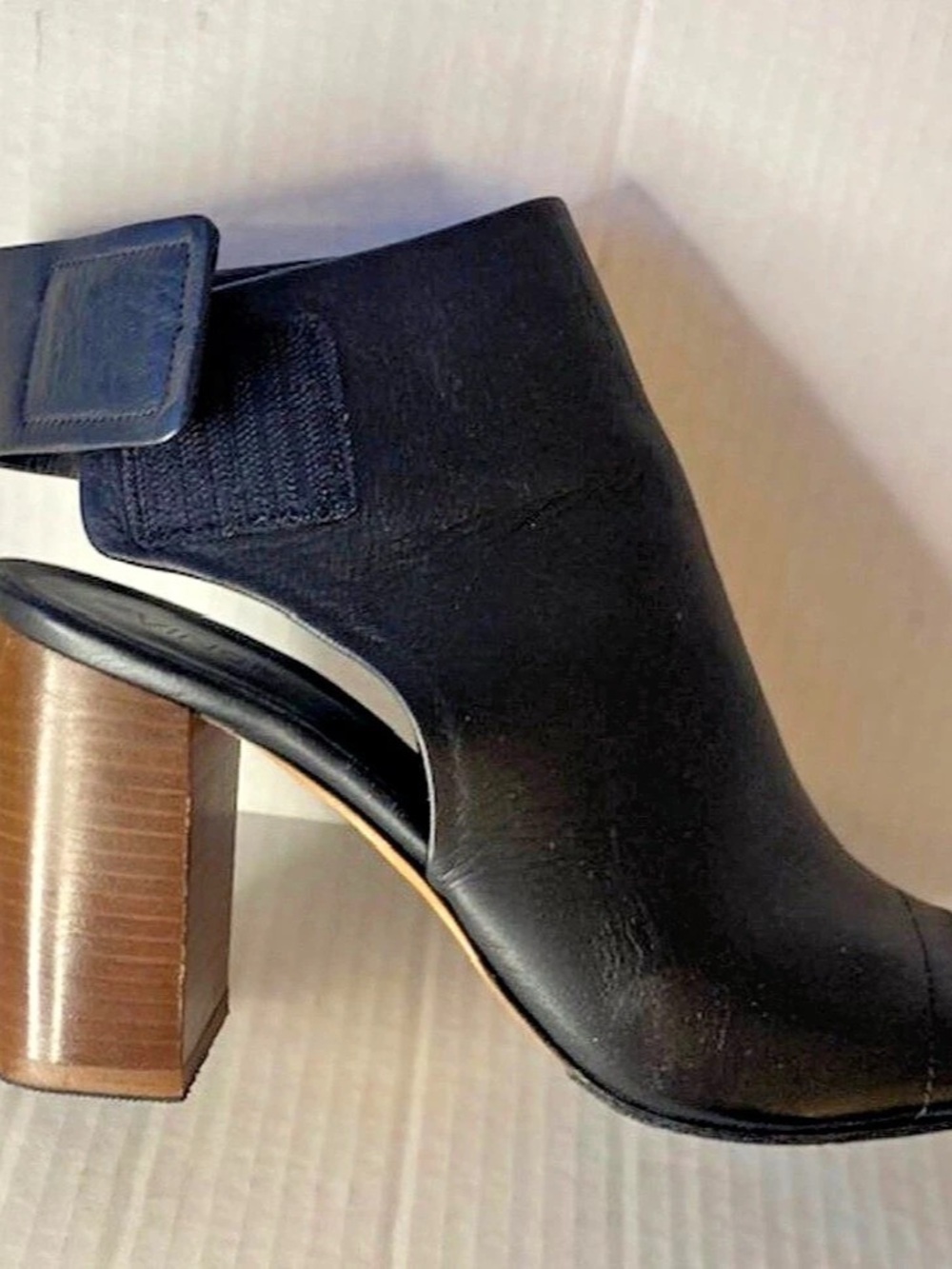 VINCE Faye Open Toe Leather Bootie Like New